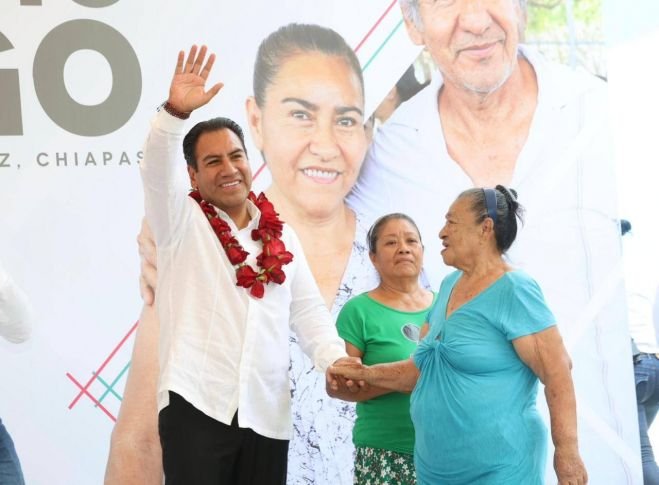 Eduardo Ramírez entrega apoyos alimentarios y reafirma compromiso con las familias de Tuxtla*