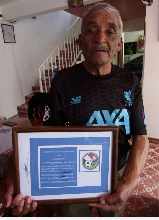 JUSTO RECONOCIMIENTO A DON BLAS FILOMENO MARTÍNEZ  LIGA DE FUTBOL CUXTITALI DE SAN CRISTÓBAL DE LAS CASAS