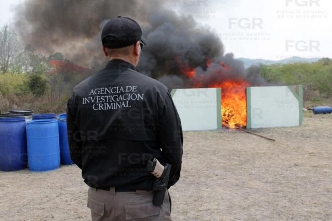 Destruye FGR casi media tonelada de narcóticos y objetos del delito en Chiapas