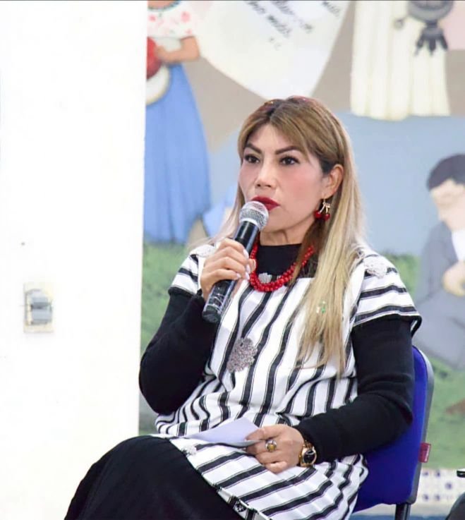 Rosalinda López 