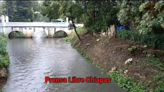 Deslizamiento de tierras y rocas se han registrado en la zona Altos