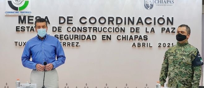 Mediante módulos, visitas domiciliarias y a bordo de automóviles avanza vacunación anti COVID-19