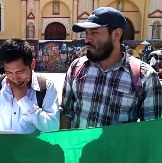 Integrantes del FNLS acusan a agentes policiacos de hostigamiento