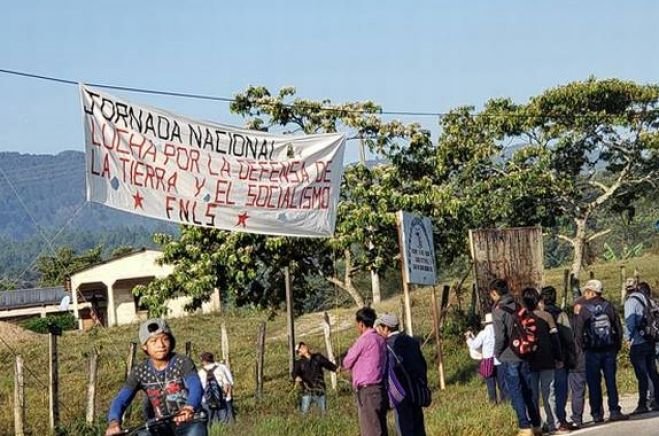 Habitantes del ejido Río Florido retienen unidad con turistas