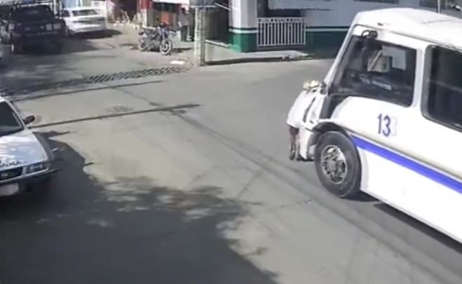 ¡Tragedia en Jiutepec! Un hombre de la tercera edad pierde la vida tras ser brutalmente atropellado por una Ruta 13