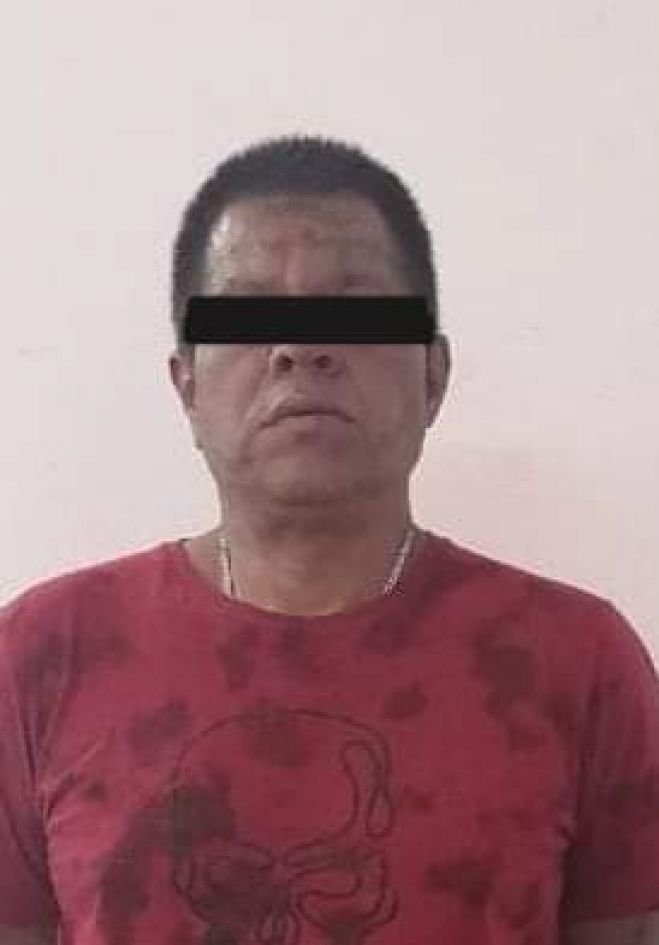 Detienen a sujeto por agredir a su esposa y lesionar a un policía