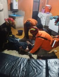 Explosi&oacute;n en vivienda deja un lesionado 