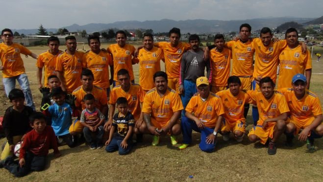 SANATORIO BONILLA ESTRENÓ UNIFORME DE TIGRES