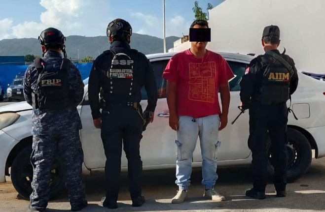En operativo de seguridad detienen a masculino con vehículo con reporte de robo en San Cristóbal de Las Casas 