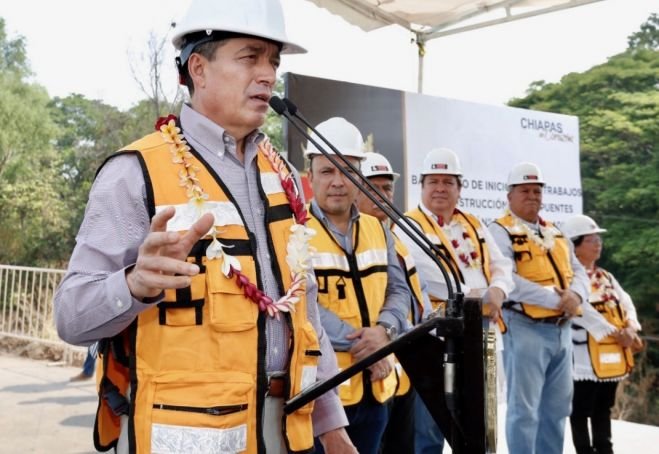Rutilio Escand&oacute;n da inicio a modernizaci&oacute;n de puentes sobre carretera Ocozocoautla-Villaflores