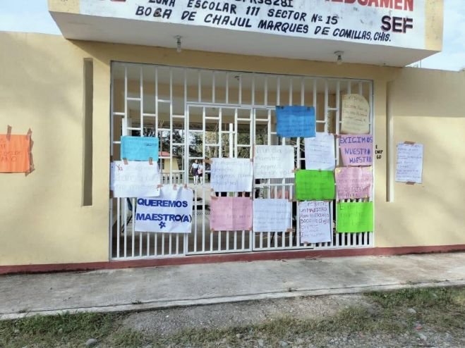 Padres de familia cierran primaria en Marqu&eacute;s de Comillas por falta de maestro