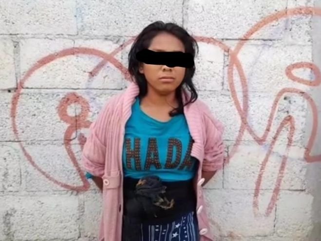 Detienen y amarran a una presunta roba viejita