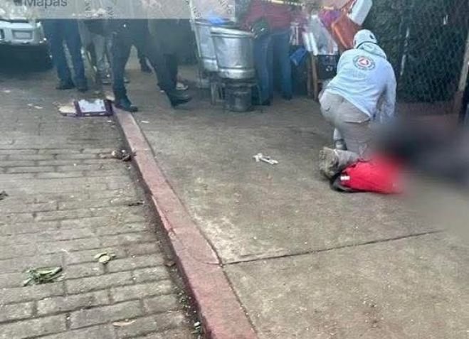 Muere hombre en la vía pública en colonia Los Pinos