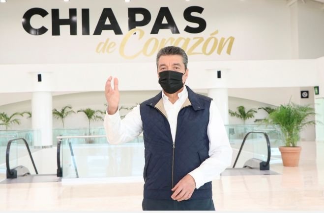 A&uacute;n con tendencia de menos riesgo ante COVID-19, en Chiapas no nos confiamos: Rutilio Escand&oacute;n