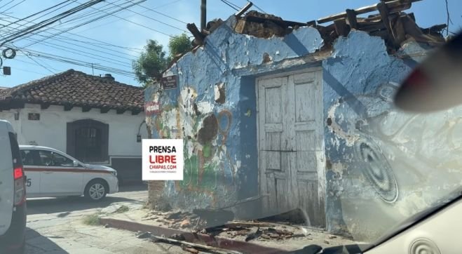 Vivienda en riesgo de colapso alarma a vecinos de Santa Luc&iacute;a