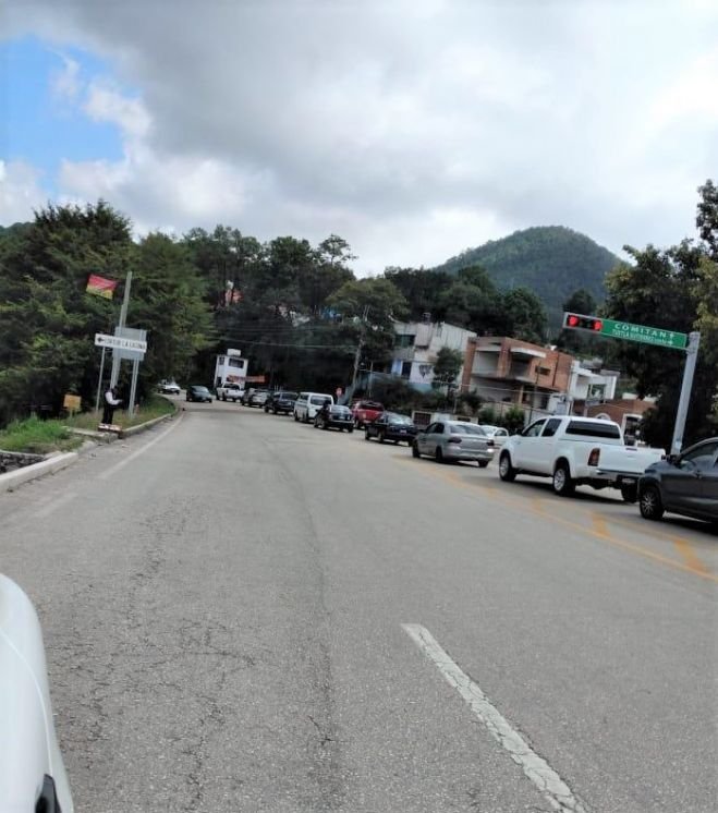TRANSPORTISTAS PIDEN LIBERACIÓN DE UN TAXISTA Y DE UNA UNIDAD PIRATA