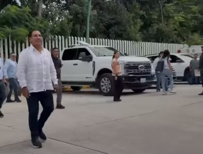 Eduardo Ramírez fortalece la atención médica del Isstech con la entrega de ambulancias
