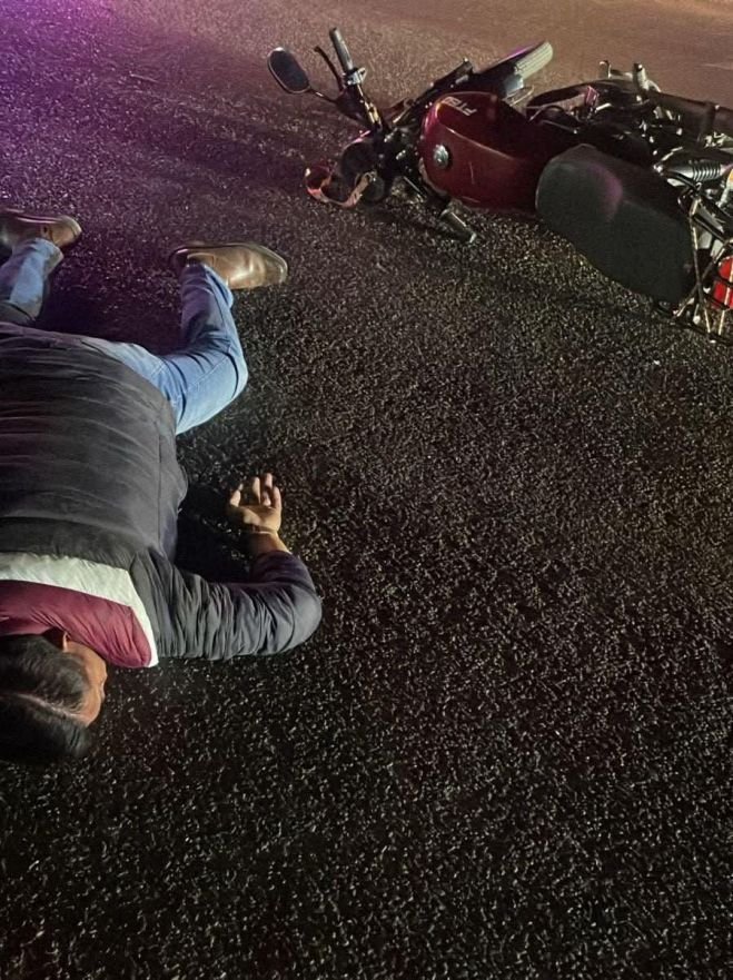 Motociclista grave tras ser impactado por un vehículo