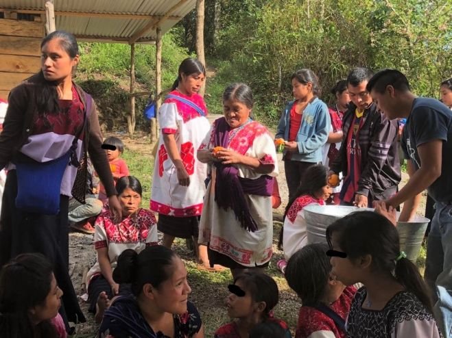 ENTREGAN AYUDA HUMANITARIA A FAMILIAS DESPLAZADAS DE CHALCHIHUITÁN