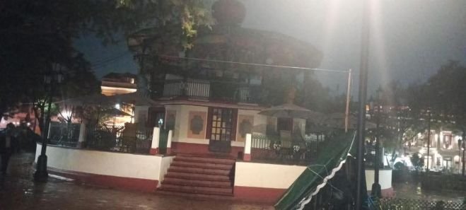 Atienden autoridades municipales afectaciones por ruptura de cableado en el centro de San Cristóbal