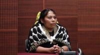 Detienen a exalcaldesa de Chenalh&oacute; por presunto fraude