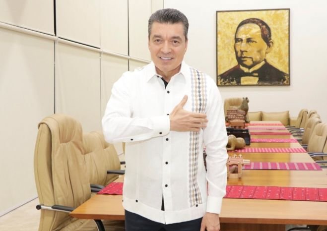 Llama Rutilio Escand&oacute;n a evitar reuniones masivas y mantener medidas preventivas ante COVID-19