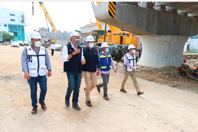 Rutilio Escand&oacute;n constata avance del 75 % en paso a desnivel del Libramiento Sur y 11 Poniente de Tuxtla