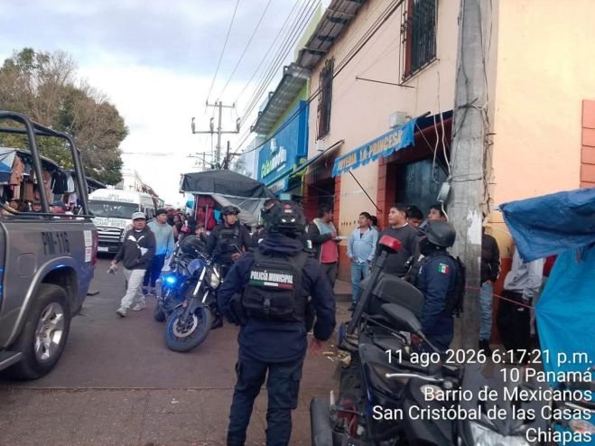 Policía Municipal atiende reporte y brinda orientación a afectados en barrio de Mexicanos