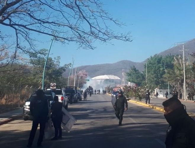 Organizaciones de derechos humanos condenan acciones en contra de padres de familia de los 43 de Ayotzinapa