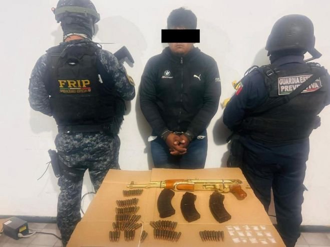 En acción interinstitucional logran detención de un masculino como presunto responsable del delito de portación ilegal de arma de fuego en Cintalapa
